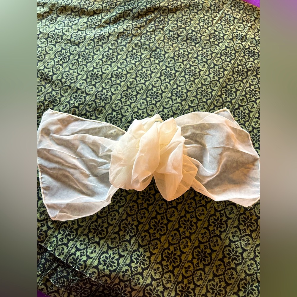 VTG 80s Cream scarf clip Hair Bow. Unbranded.